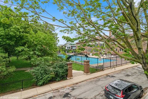 Tiny photo for 2208 N Oakley Avenue #1N, Chicago, IL 60647 (MLS # 12480585)