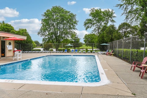 Tiny photo for 74 Commonwealth Court #2, Vernon Hills, IL 60061 (MLS # 12675816)
