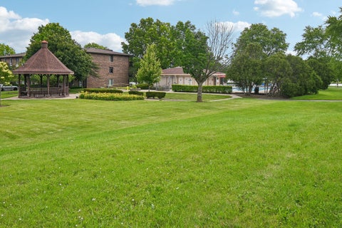 Tiny photo for 74 Commonwealth Court #2, Vernon Hills, IL 60061 (MLS # 12675816)