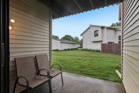 Tiny photo for 74 Commonwealth Court #2, Vernon Hills, IL 60061 (MLS # 12675816)
