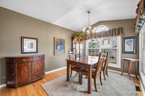 Tiny photo for 118 Versailles Court, Bloomingdale, IL 60108 (MLS # 12579069)