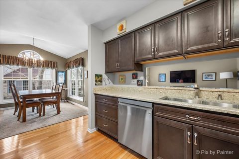 Tiny photo for 118 Versailles Court, Bloomingdale, IL 60108 (MLS # 12579069)