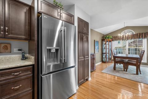 Tiny photo for 118 Versailles Court, Bloomingdale, IL 60108 (MLS # 12579069)