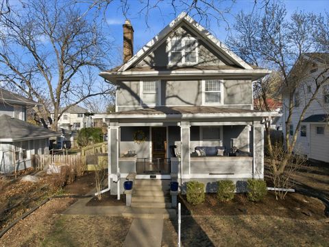 Photo of 1413 N Clinton Boulevard, Bloomington, IL 61701 (MLS # 12591037)