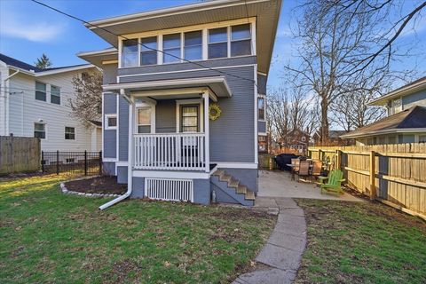 Tiny photo for 1413 N Clinton Boulevard, Bloomington, IL 61701 (MLS # 12591037)