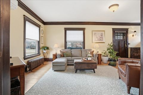 Tiny photo for 1413 N Clinton Boulevard, Bloomington, IL 61701 (MLS # 12591037)