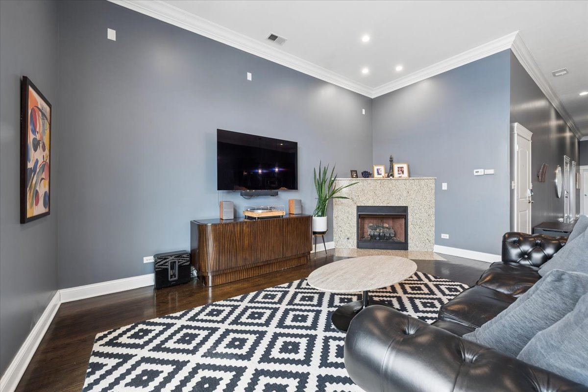 1423 W BELMONT Avenue 4