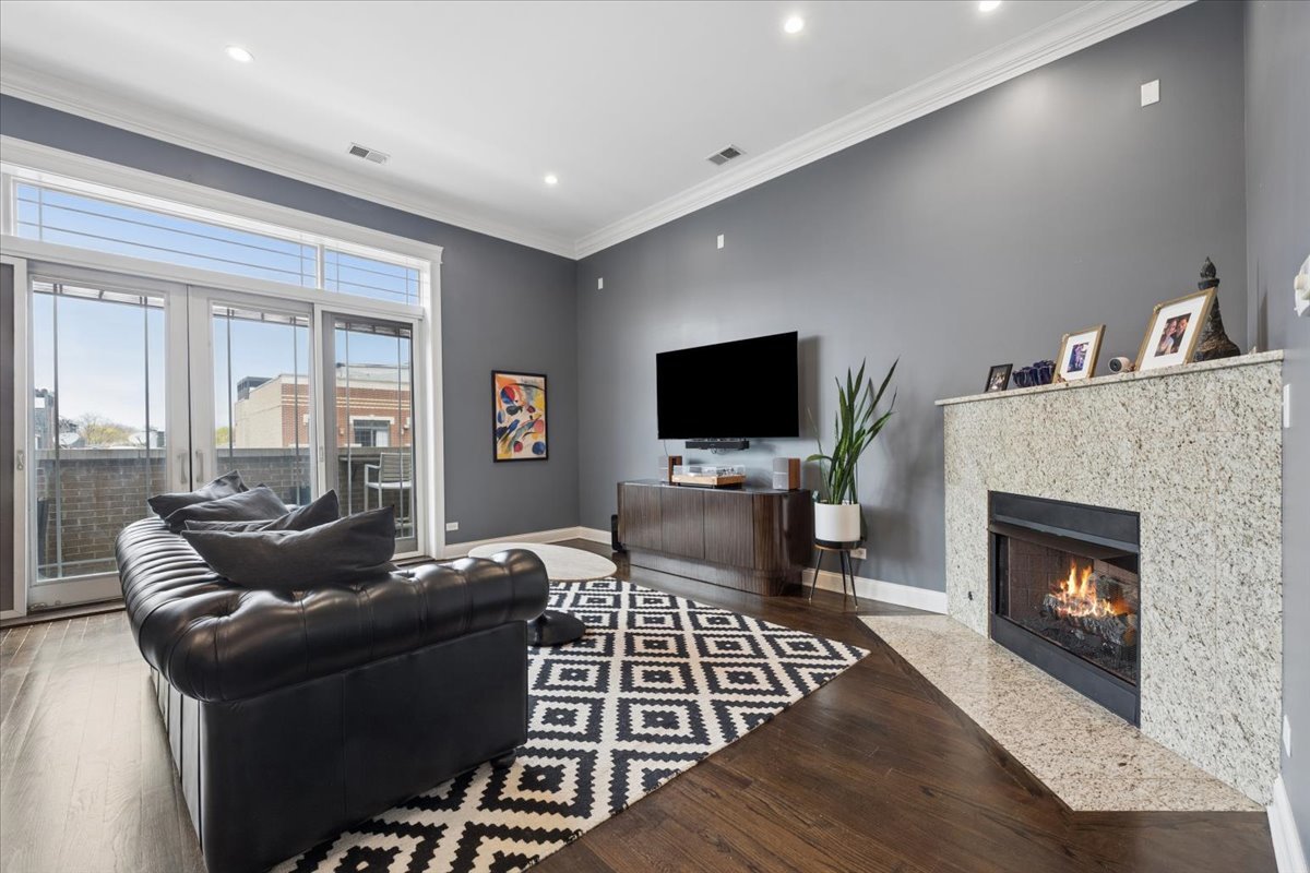 1423 W BELMONT Avenue 4