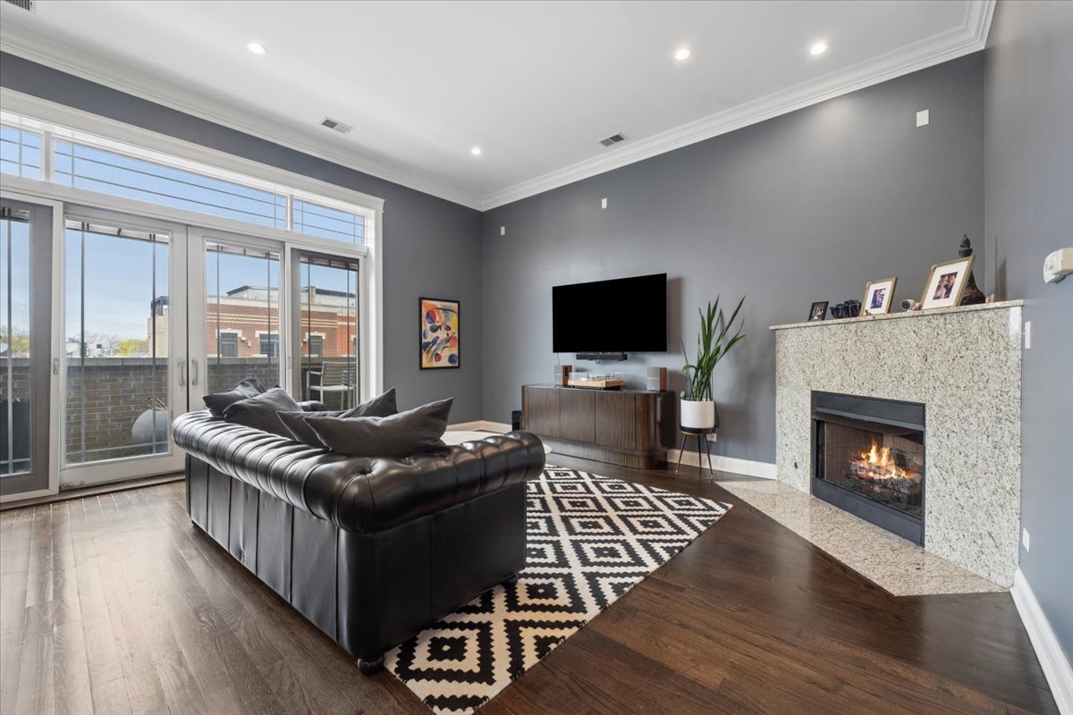 1423 W BELMONT Avenue 4