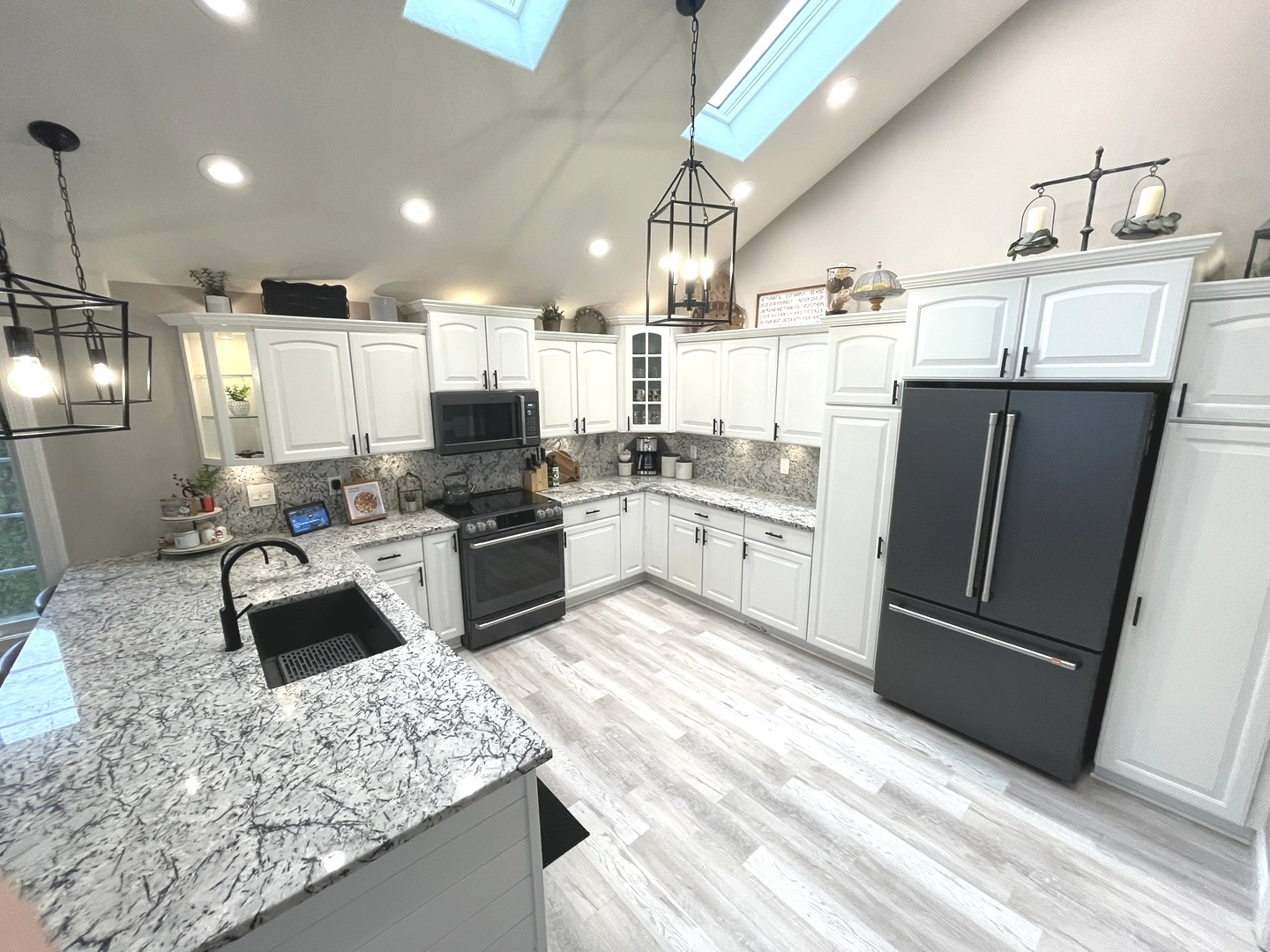 Kankakee, Illinois 60901, United States, 3 Bedrooms Bedrooms, ,3 BathroomsBathrooms,Residential,Active,245300