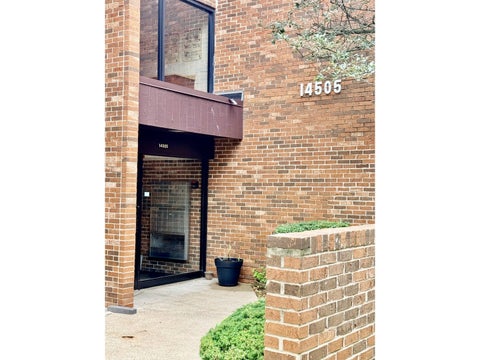 Tiny photo for 14505 central Court #PH2, Oak Forest, IL 60452 (MLS # 12737385)