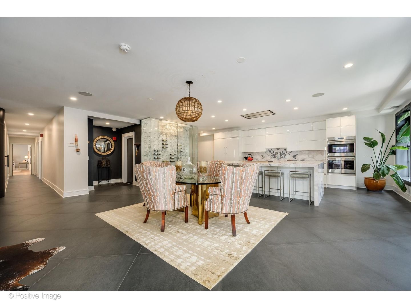 257 E Delaware Place 10AB