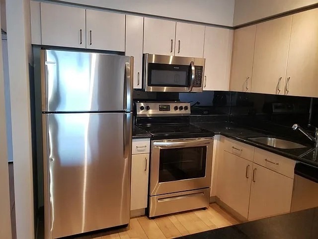 512 N MCCLURG Court 4505