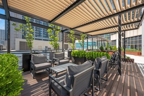 Tiny photo for 512 N MCCLURG Court #4505, Chicago, IL 60611 (MLS # 12601050)