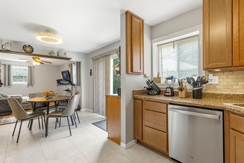 Tiny photo for 309 E Walnut Street, Roselle, IL 60172 (MLS # 12746415)
