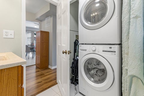 Tiny photo for 309 E Walnut Street, Roselle, IL 60172 (MLS # 12746415)