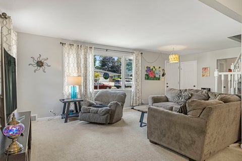 Tiny photo for 309 E Walnut Street, Roselle, IL 60172 (MLS # 12746415)
