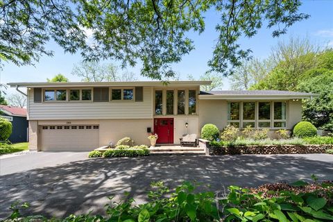 Photo of 280 Aspen Lane, Highland Park, IL 60035 (MLS # 12659414)