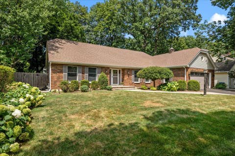 Photo of 1846 Allen Lane, St. Charles, IL 60174 (MLS # 12710144)