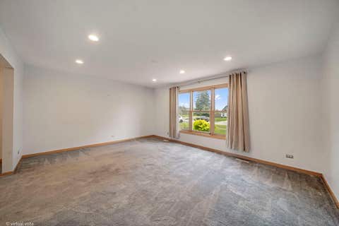 Tiny photo for 114 Wren Court, Glendale Heights, IL 60139 (MLS # 12714924)