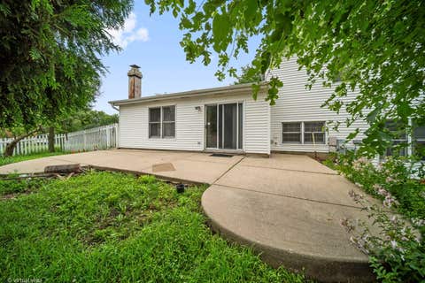 Tiny photo for 114 Wren Court, Glendale Heights, IL 60139 (MLS # 12714924)