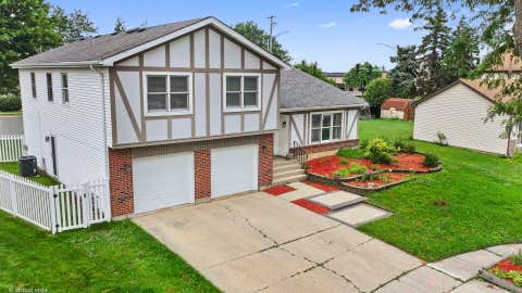 Tiny photo for 114 Wren Court, Glendale Heights, IL 60139 (MLS # 12714924)