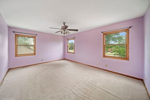 Tiny photo for 114 Wren Court, Glendale Heights, IL 60139 (MLS # 12714924)
