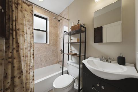 Tiny photo for 7633 N Greenview Avenue #3W, Chicago, IL 60626 (MLS # 12639516)