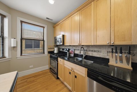 Tiny photo for 7633 N Greenview Avenue #3W, Chicago, IL 60626 (MLS # 12639516)