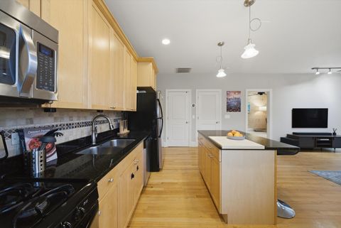 Tiny photo for 7633 N Greenview Avenue #3W, Chicago, IL 60626 (MLS # 12639516)