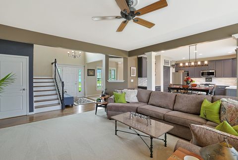 Tiny photo for 3121 Drury Lane, Carpentersville, IL 60110 (MLS # 12523525)