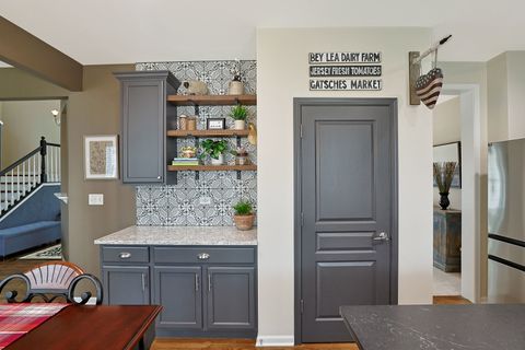 Tiny photo for 3121 Drury Lane, Carpentersville, IL 60110 (MLS # 12523525)