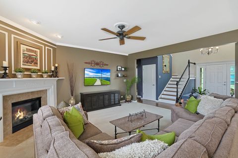 Tiny photo for 3121 Drury Lane, Carpentersville, IL 60110 (MLS # 12523525)