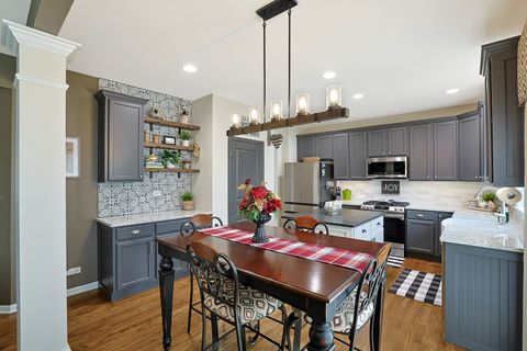 Tiny photo for 3121 Drury Lane, Carpentersville, IL 60110 (MLS # 12523525)