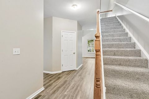 Tiny photo for 725 S Jade Lane, Round Lake, IL 60073 (MLS # 12631062)