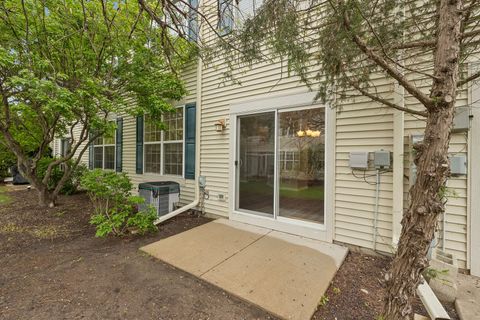 Tiny photo for 725 S Jade Lane, Round Lake, IL 60073 (MLS # 12631062)