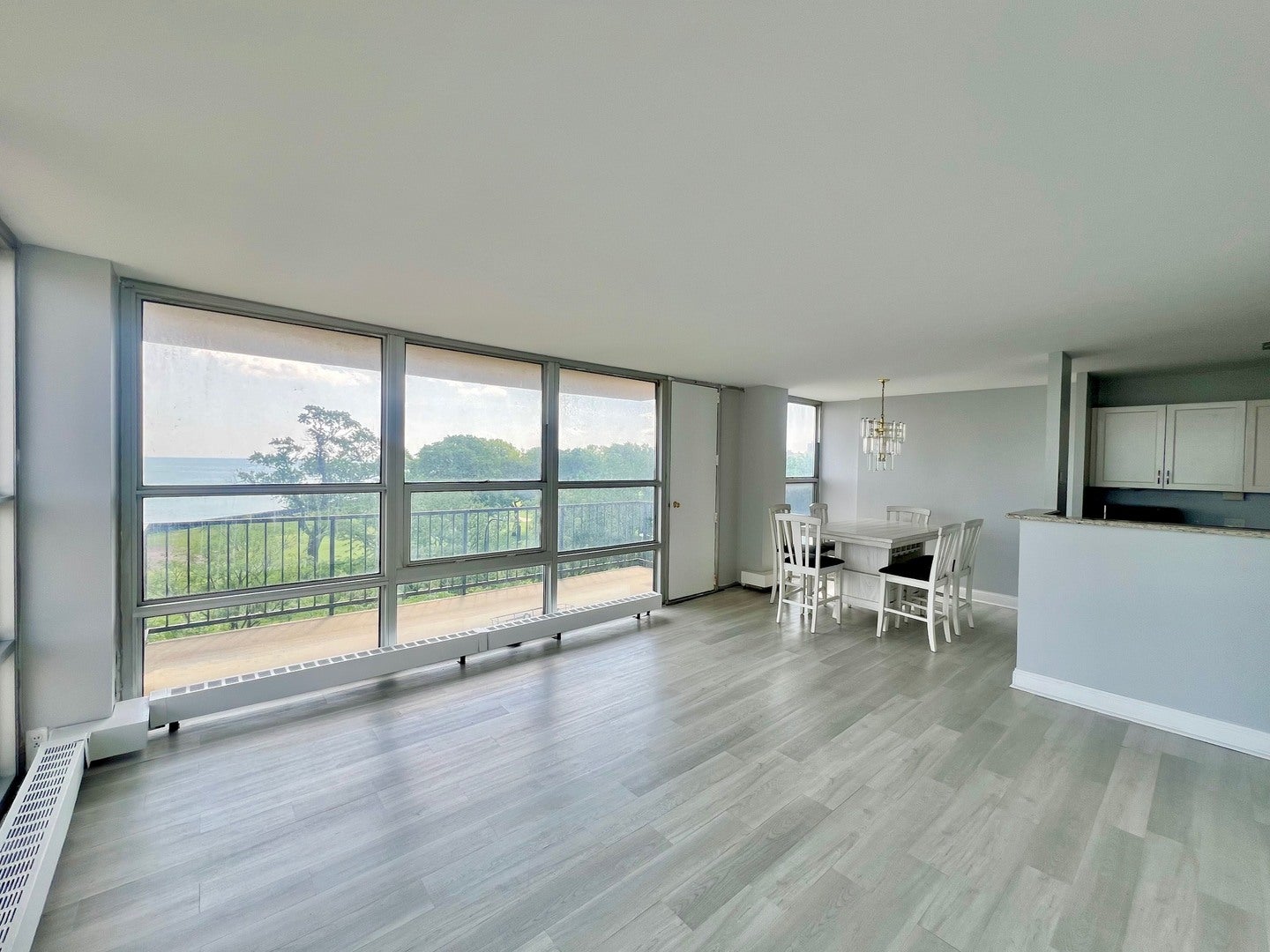 6730 S South Shore Drive 501
