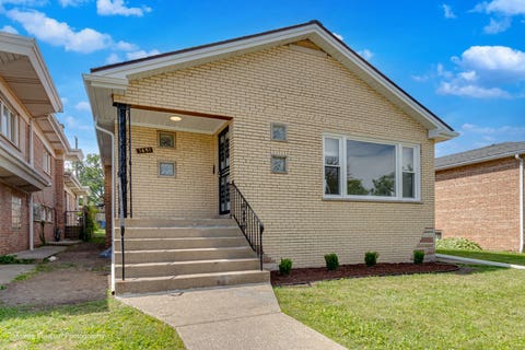 Tiny photo for 1651 E 91st Street, Chicago, IL 60617 (MLS # 12669132)