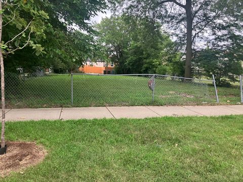 7925 S Coles Avenue Chicago IL 60617