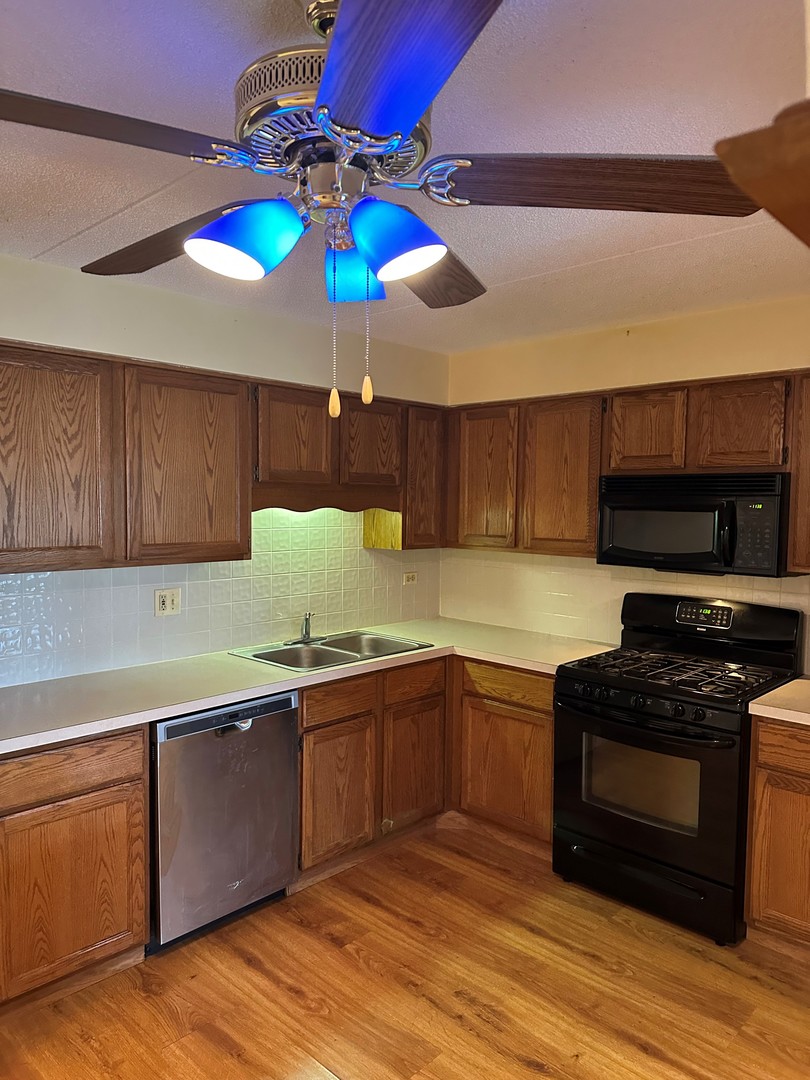 6460 W Belle Plaine Avenue 407