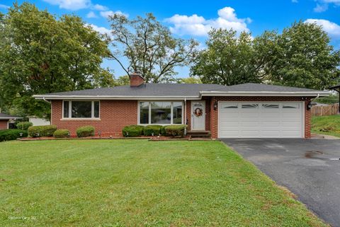 Photo of 2004 Boehme Street, Lockport, IL 60441 (MLS # 12491855)