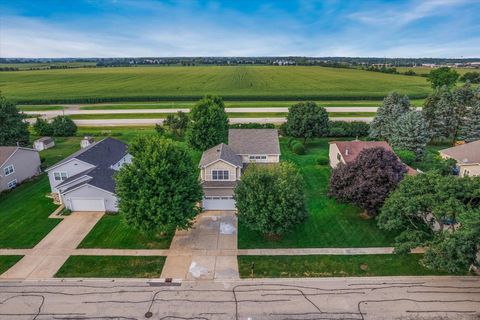 Tiny photo for 191 Meadows Drive, Sugar Grove, IL 60554 (MLS # 12487121)
