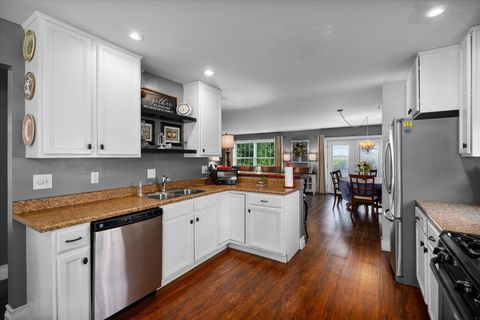 Tiny photo for 191 Meadows Drive, Sugar Grove, IL 60554 (MLS # 12487121)