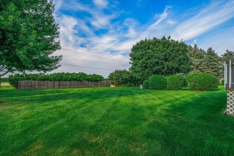 Tiny photo for 191 Meadows Drive, Sugar Grove, IL 60554 (MLS # 12487121)