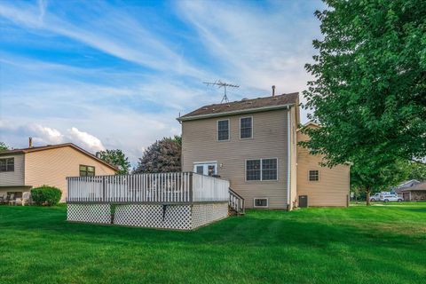 Tiny photo for 191 Meadows Drive, Sugar Grove, IL 60554 (MLS # 12487121)