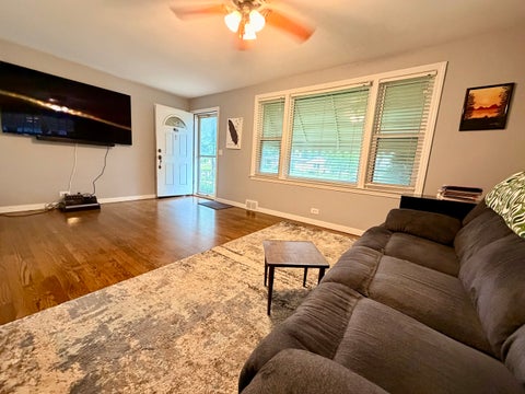 Tiny photo for 1105 E Oak Avenue, La Grange Park, IL 60526 (MLS # 12682976)