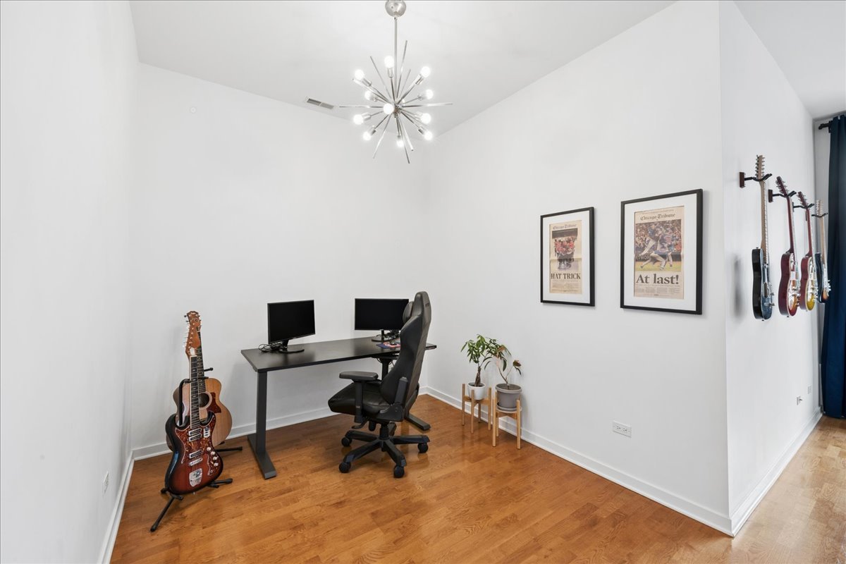 4420 N CLARK Street 302