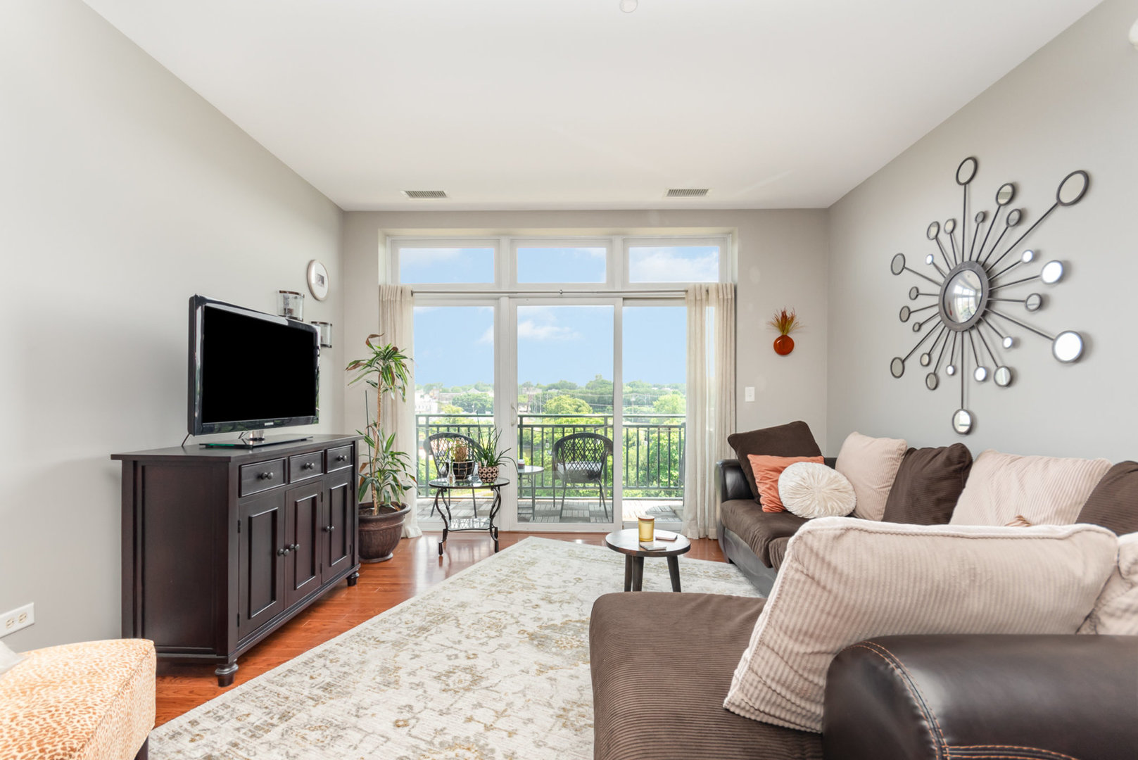 140 S River Street 307