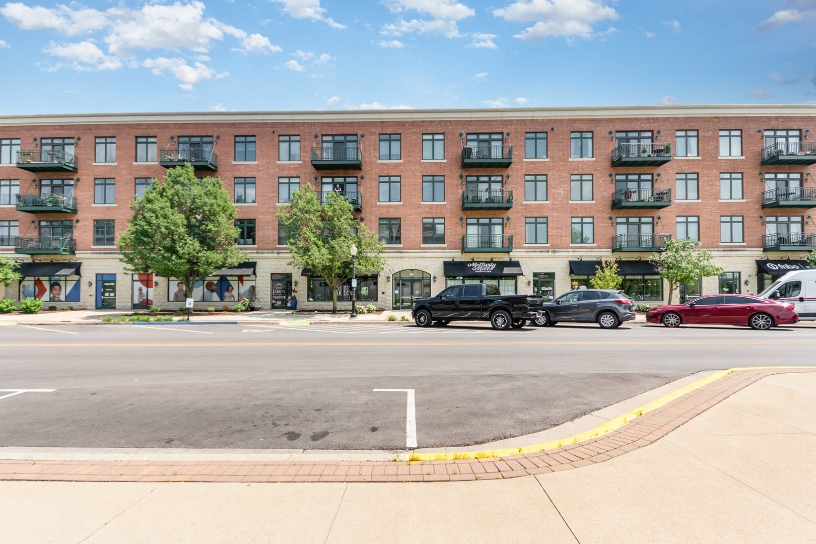 140 S River Street 307