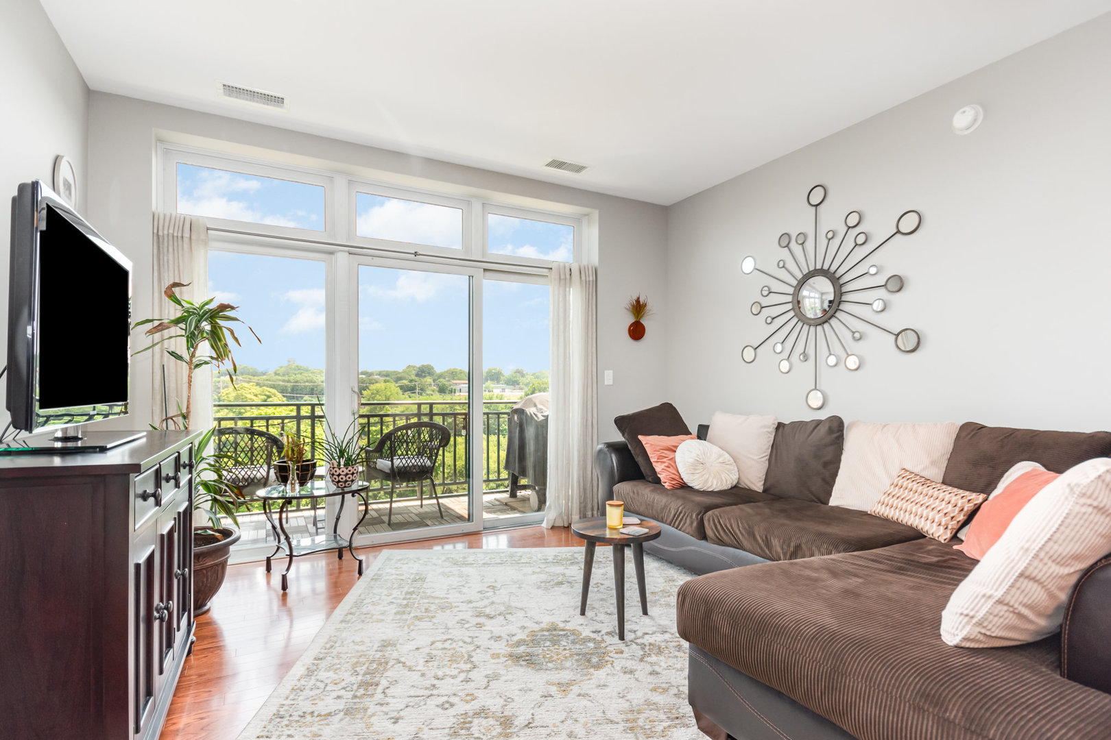 140 S River Street 307